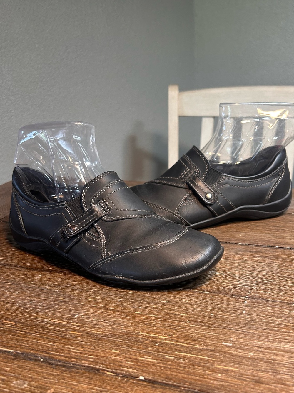 Earth Origins Alice leather slip on size 8